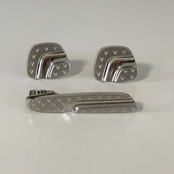 Anson Cufflinks and Tie Clip Set - Picture 1 of 8